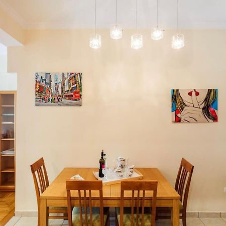 Athens Strawberry Hideaway - City Chic Retreat Exterior photo