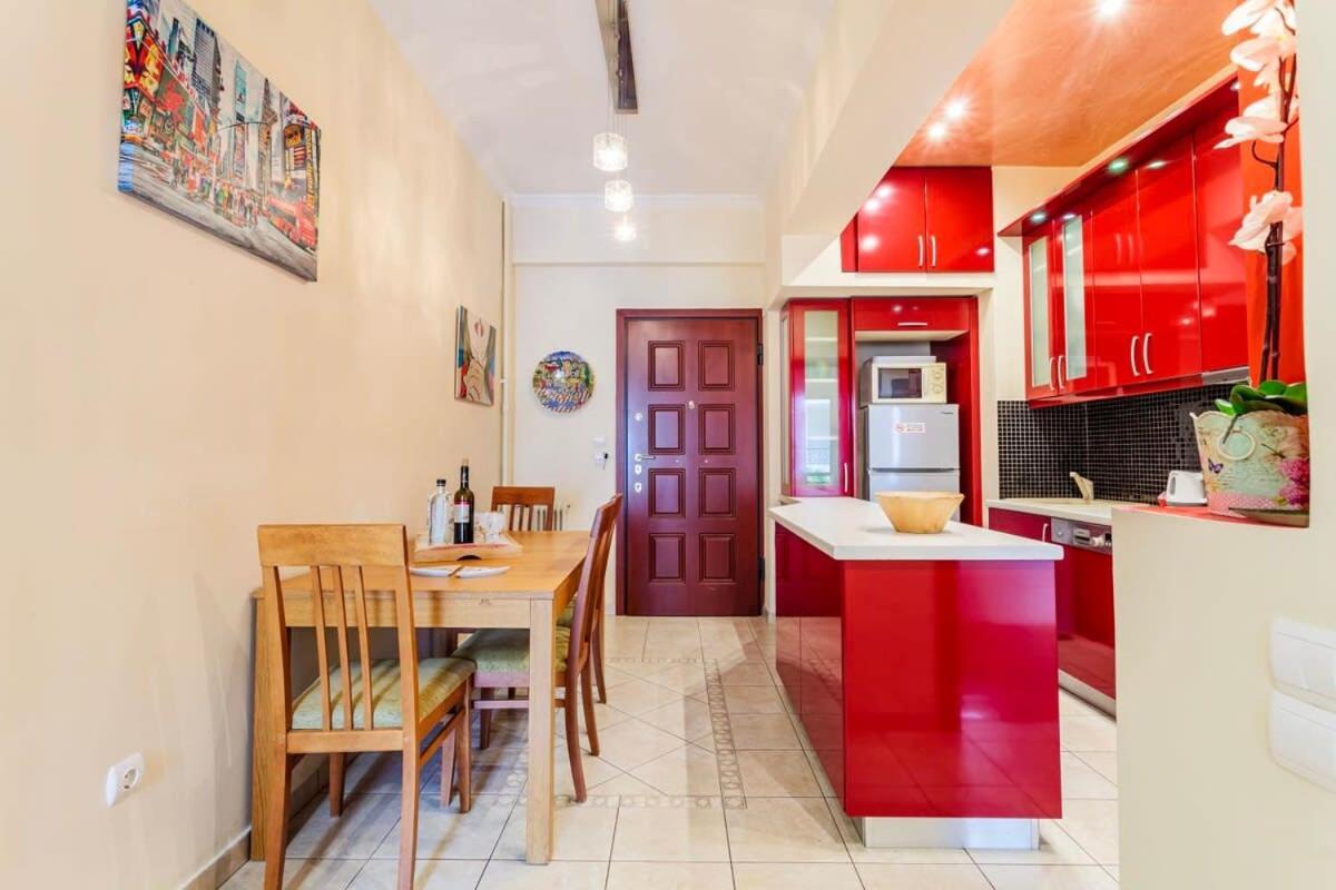 Athens Strawberry Hideaway - City Chic Retreat Exterior photo